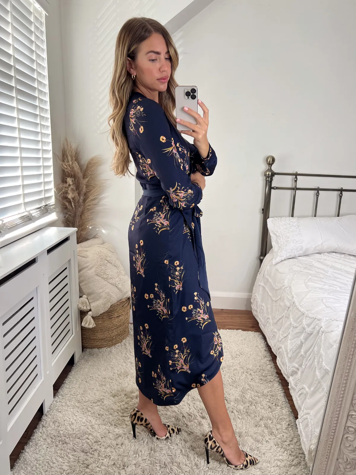 Fergie Reversible 2 in 1 Wrap Midi Dress / Navy Floral
