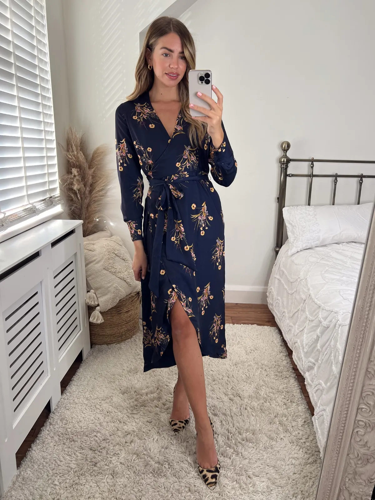 Fergie Reversible 2 in 1 Wrap Midi Dress / Navy Floral