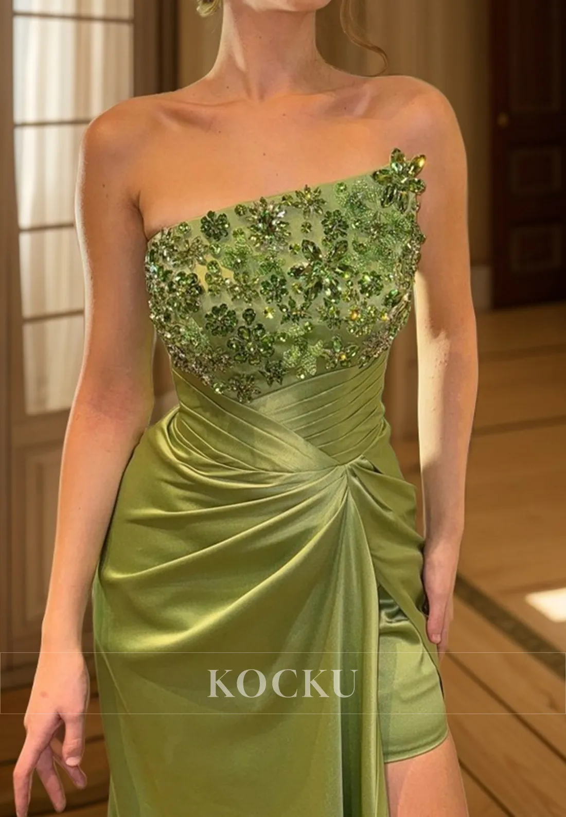 L3089 - Couture & Ornate Off-Shoulder Sleeveless Ruched Evening Party Prom Dress With Sequined