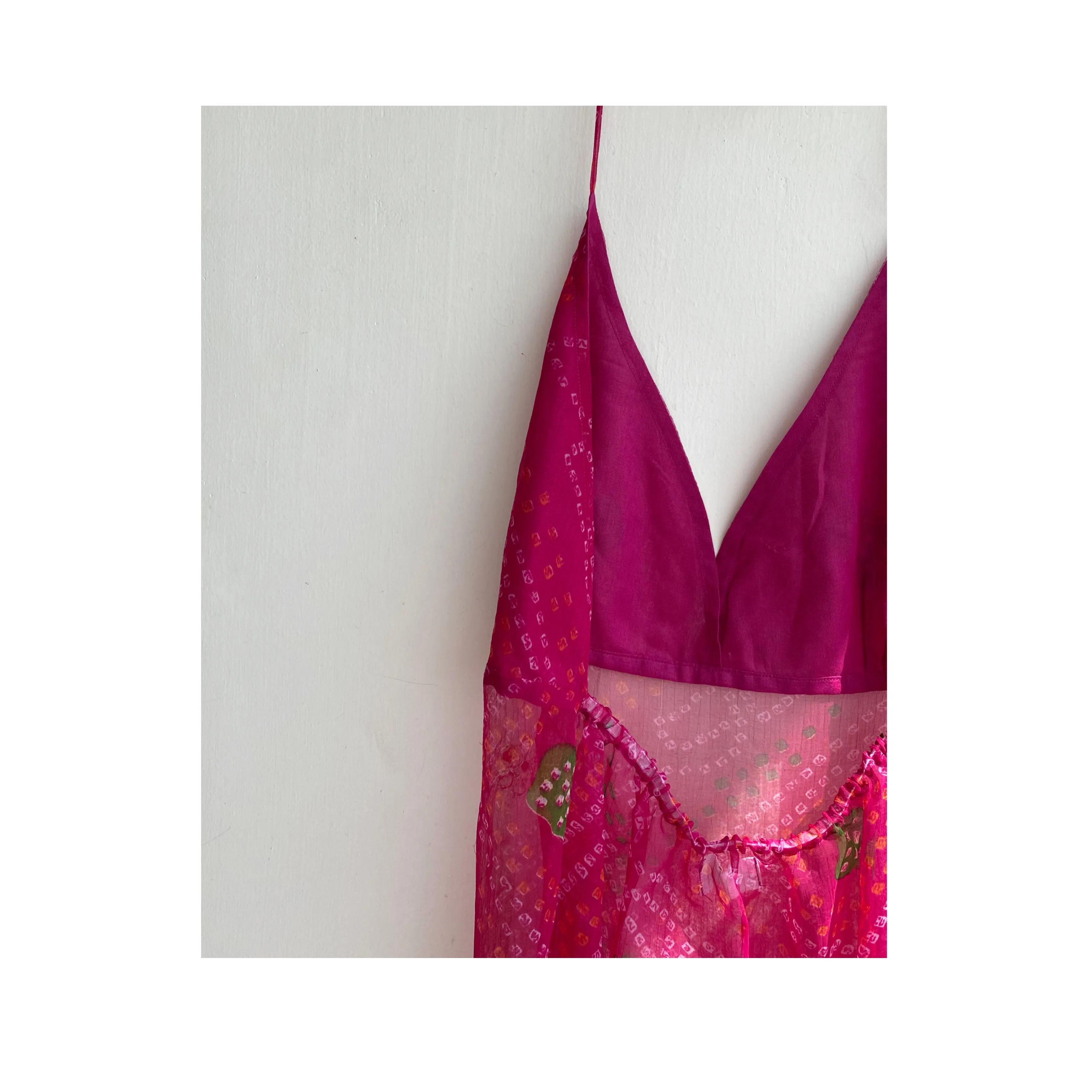 Pink bandhani with border