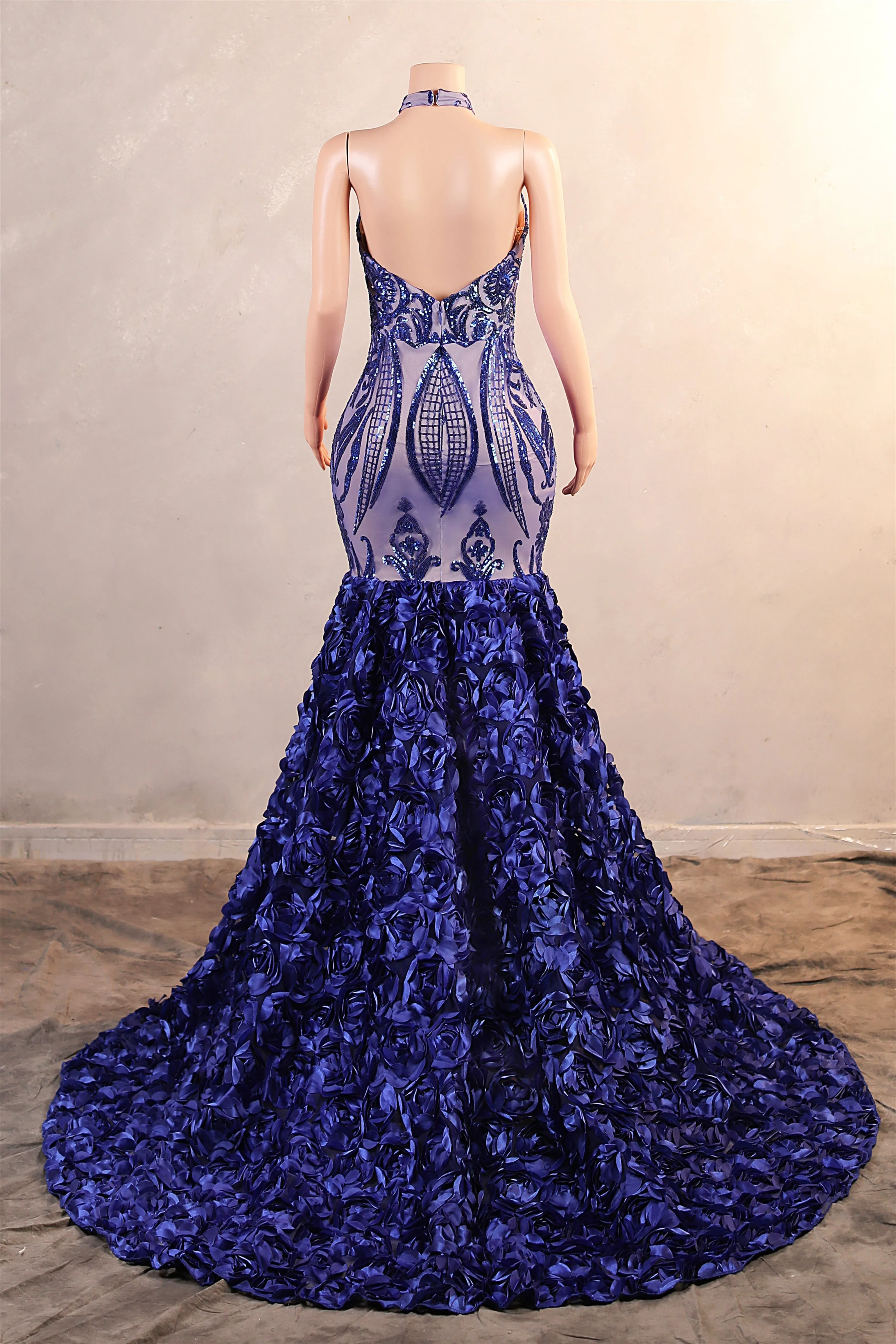 Royal Blue Mermaid Prom Dresses Sequined Lace Flowers Halter Neck Backless Long Gowns