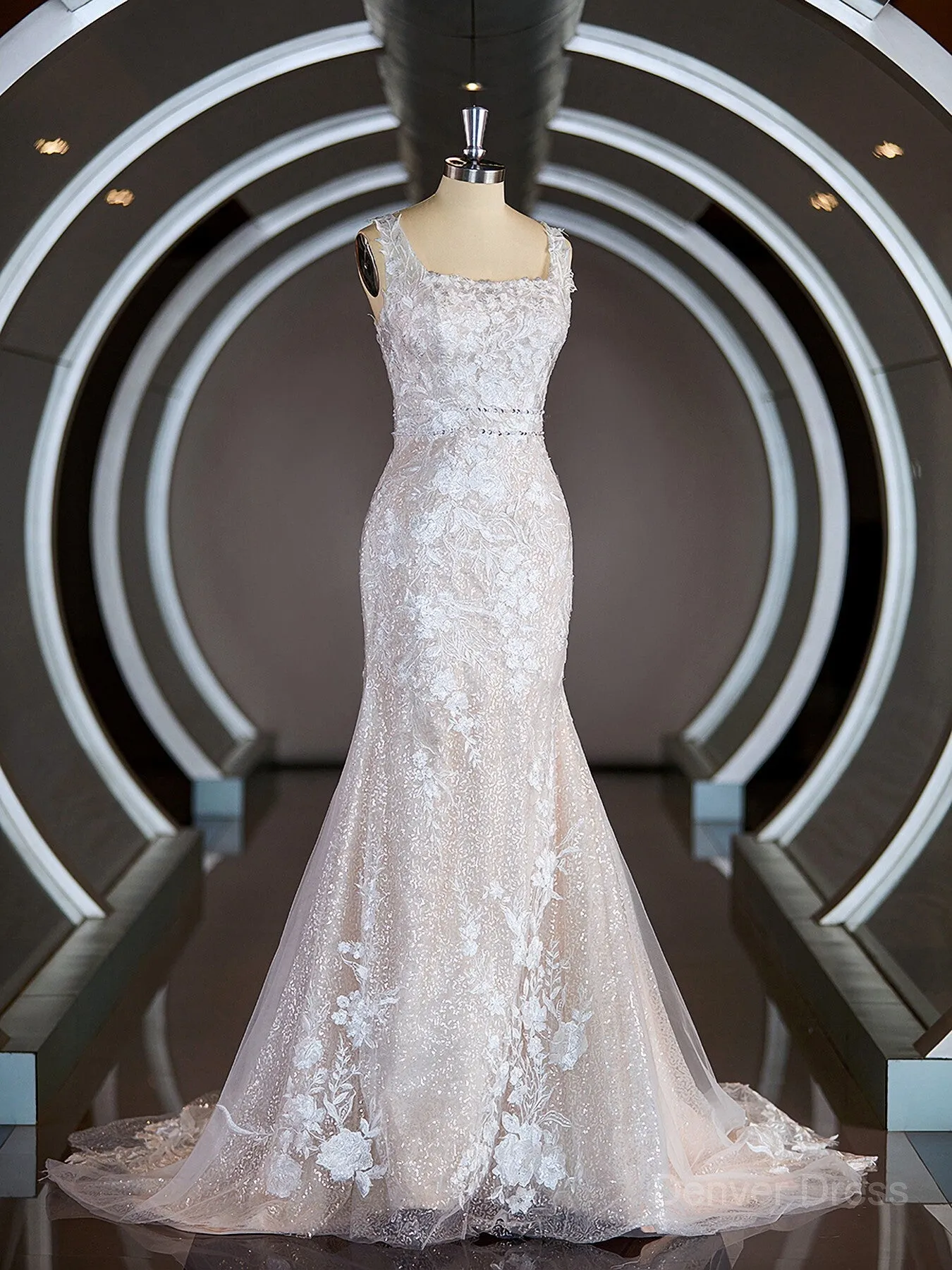 Sheath Straps Sweep Train Lace Wedding Dresses with Appliques Lace