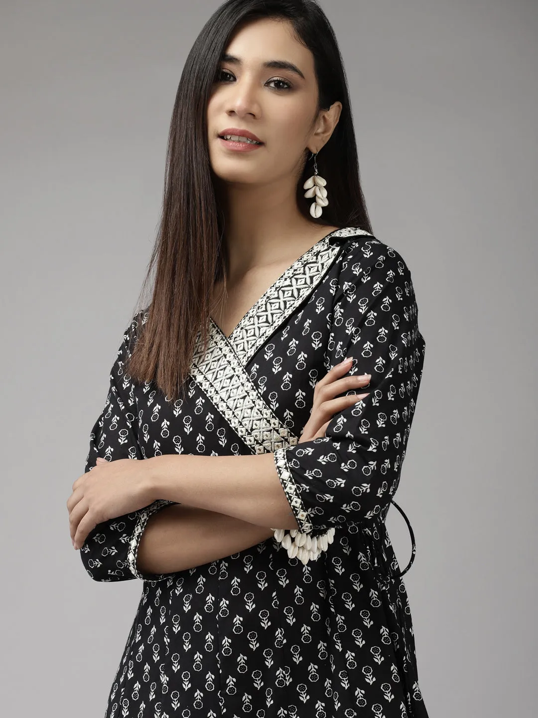 Women Black & White Floral Printed Ethnic Midi Dress